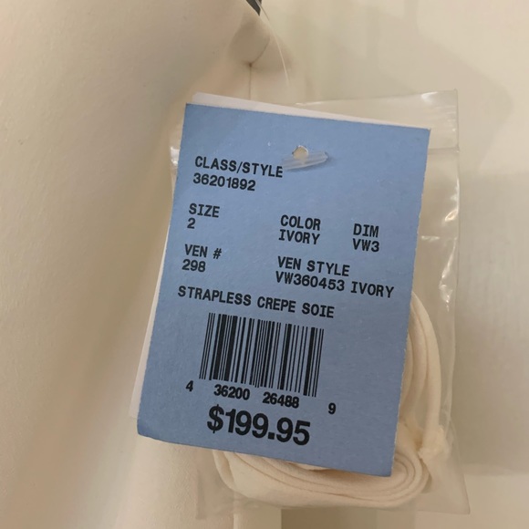 NEW Vera Wang Ivory Strapless David’s Bridal dress - Picture 8 of 8